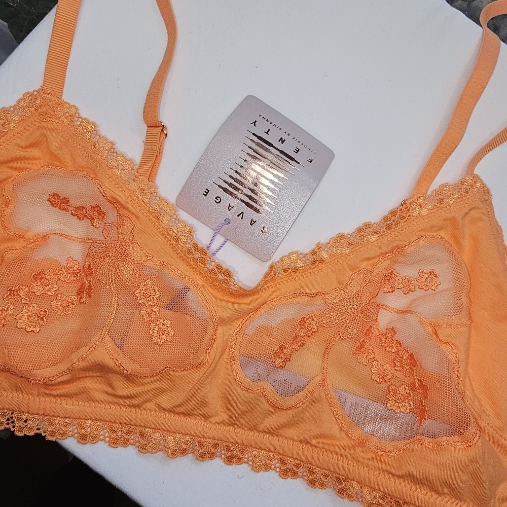 A Peek Through the Lace Savage x Fenty Medium B Cup Adjustable Straps Bralette